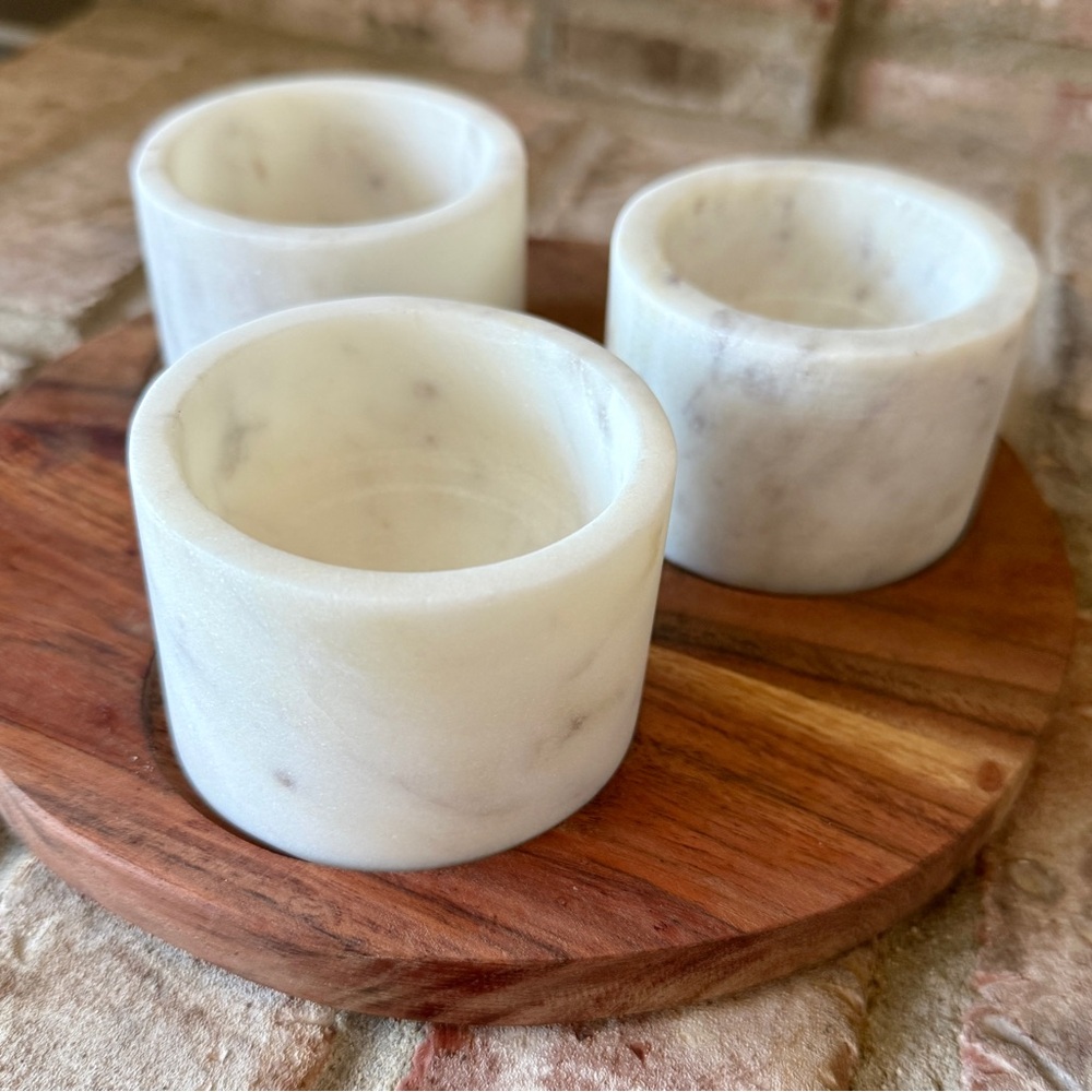 Marble condiment set with wood tray